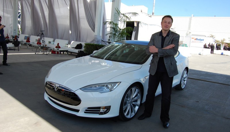 O Elon Musk (CΕΟ της Tesla Motors) επιτίθεται στην Apple και το Apple Car